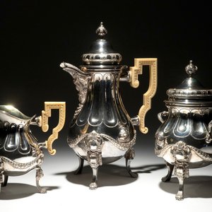 A Louis XVI silver coffeepot and milk jug with ivory handles and a sugar pot, marked for J. Roelandts, Ghent, 1779 — photo 1