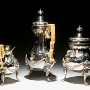 A Louis XVI silver coffeepot and milk jug with ivory handles and a sugar pot, marked for J. Roelandts, Ghent, 1779 — photo 3