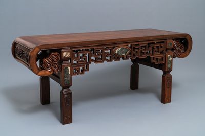 A low Chinese marble-inlaid wooden rectangular table with rounded corners, 19/20th C.