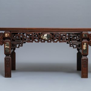 A low Chinese marble-inlaid wooden rectangular table with rounded corners, 19/20th C. — 照片 2