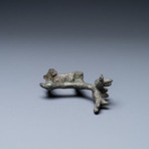 A Luristan bronze deer pin, Iran, 1st millenium BC — 照片 2