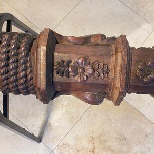 A mahogany boat mast with oak scrolls, France or Italy, 18th C. — 照片 16