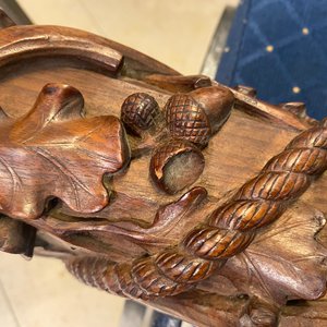 A mahogany boat mast with oak scrolls, France or Italy, 18th C. — 照片 33