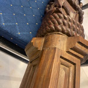 A mahogany boat mast with oak scrolls, France or Italy, 18th C. — 照片 37