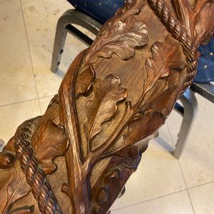 A mahogany boat mast with oak scrolls, France or Italy, 18th C. — 照片 44