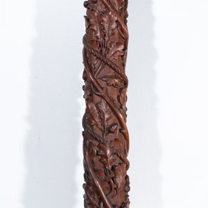 A mahogany boat mast with oak scrolls, France or Italy, 18th C. — 照片 9