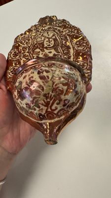 A maiolica holy water font and a Hispano-Moresque lustre-glazed holy water font, Italy and Spain, 17/18th C. — photo 9