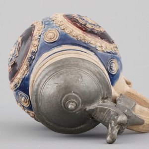A manganese and blue Westerwald pewter-mounted globular jug, 17th C. — photo 7
