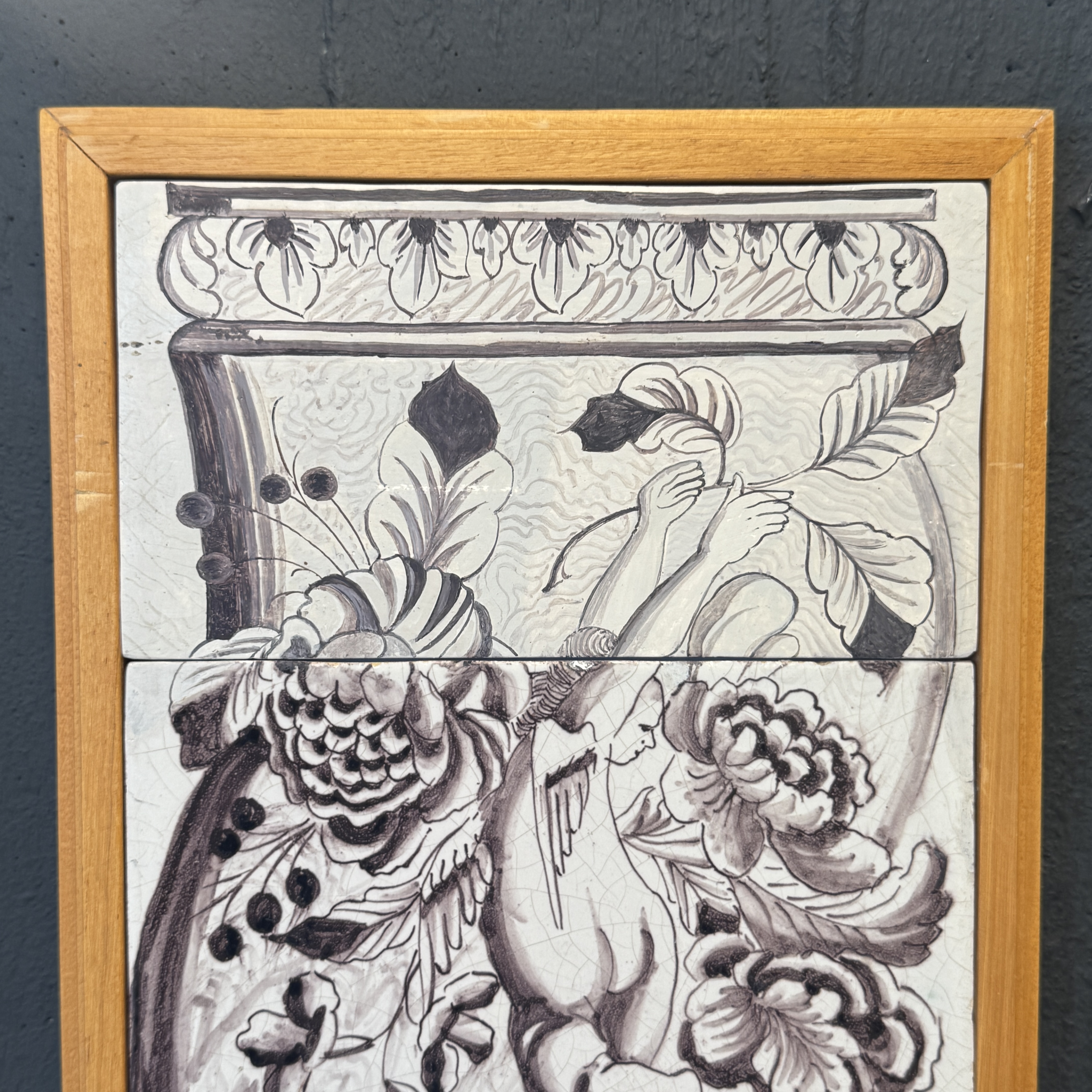 A manganese Dutch Delft 12-piece tile pillar with cherubs — foto 1