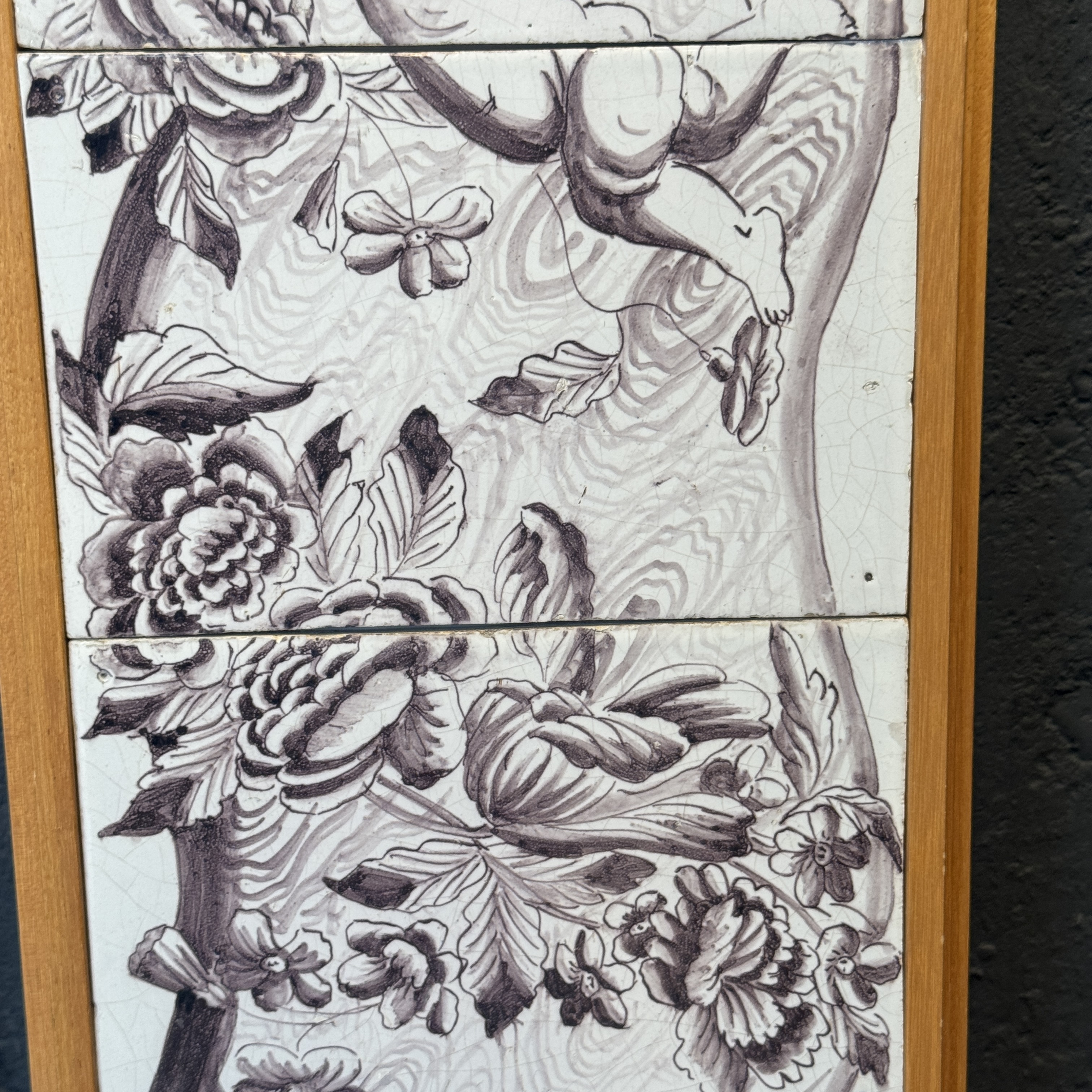 A manganese Dutch Delft 12-piece tile pillar with cherubs — foto 4