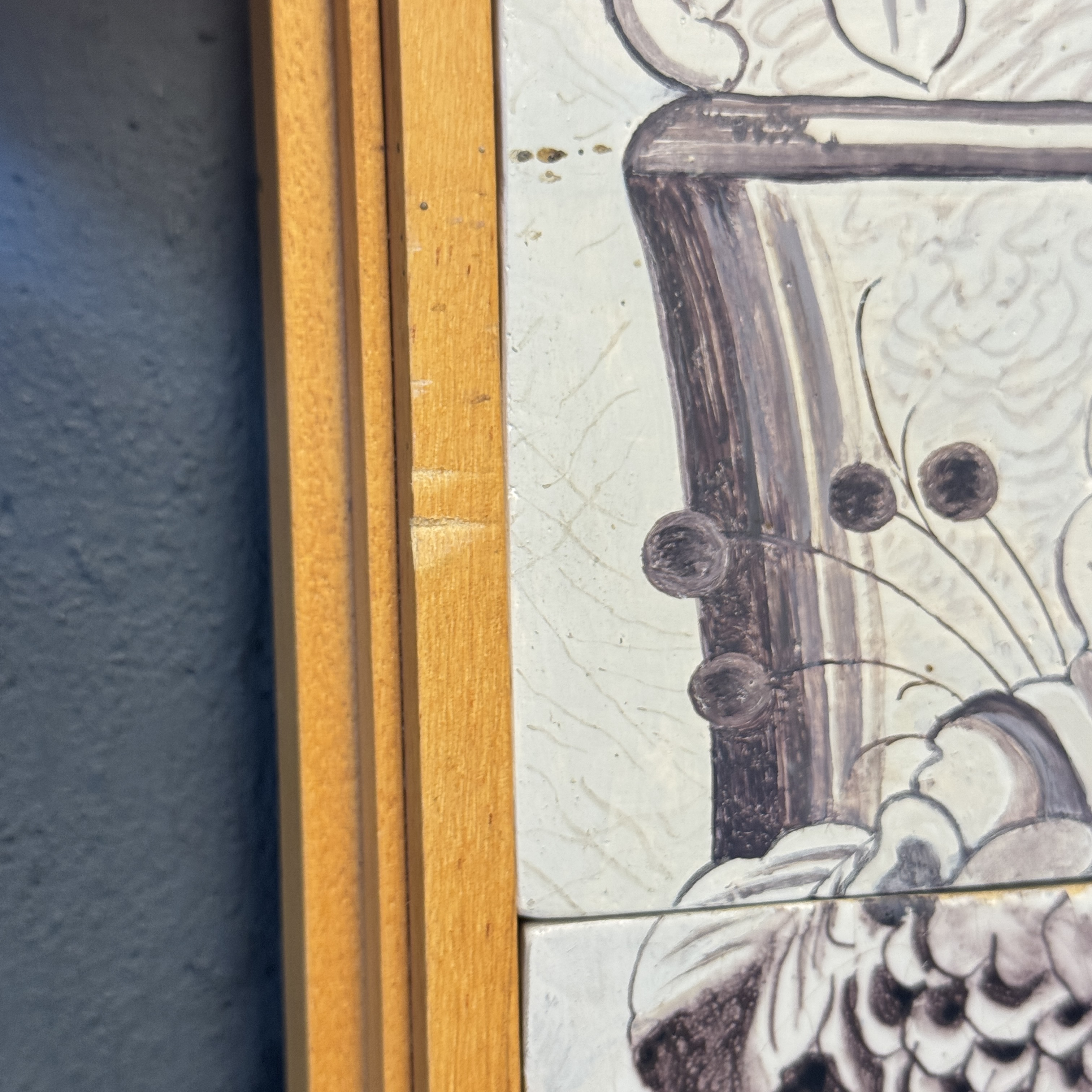 A manganese Dutch Delft 12-piece tile pillar with cherubs — foto 8