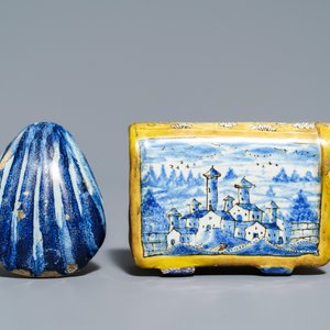 A manganese Dutch Delft miniature stove, a blue and white shell and a French book-shaped handwarmer, 18th C. — 照片 2