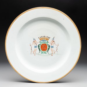 A massive and rare Chinese armorial dish with the arms of Sioc'han de Kersabiec, Kangxi, ca. 1715 — 照片 1