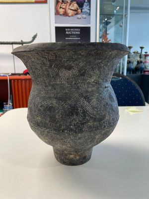 A massive Ban Chiang culture pottery vessel and two grey pottery jars, Thailand 7/4th C. B.C. — 照片 9