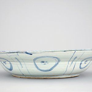 A massive blue and white Chinese kraak porcelain dish, 17th C. — photo 4