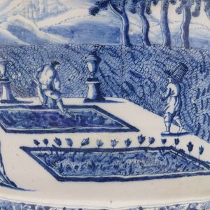 A massive blue and white Dutch Delft garden vase, ca. 1720 — photo 5