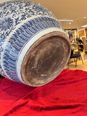 A massive Chinese blue and white 'Bajixiang' fish bowl, Qianlong — photo 12
