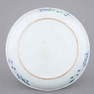 A massive Chinese blue and white deep round dish, Qianlong, 18th C. — photo 2