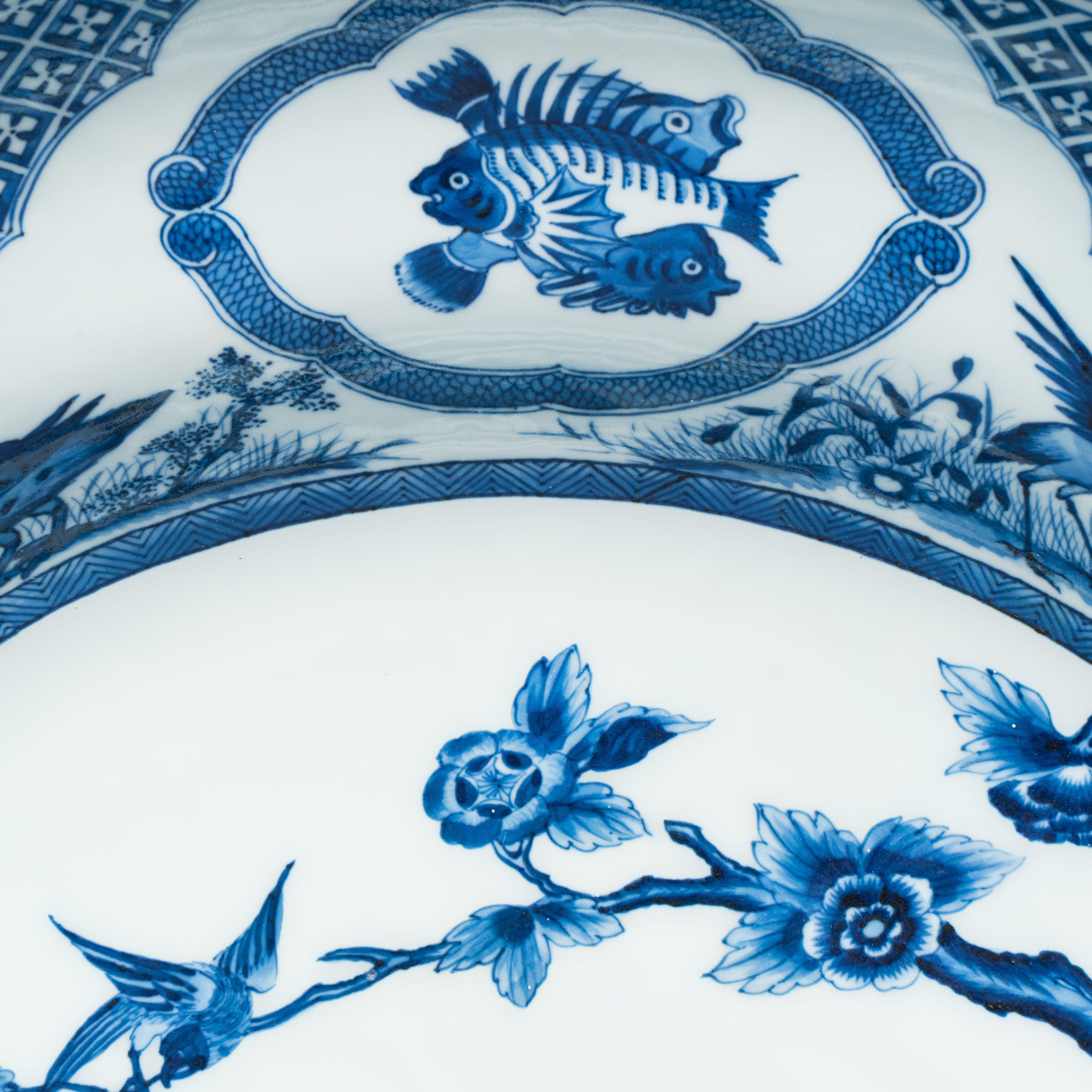 A massive Chinese blue and white 'Doctor's Visit' dish after Cornelis Pronk — photo 9