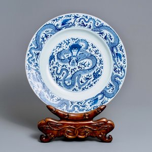 A massive Chinese blue and white 'dragon' dish, Kangxi — photo 1