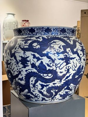 A massive Chinese blue and white 'dragon' fish bowl, Jiajing mark, 20th C. — photo 1