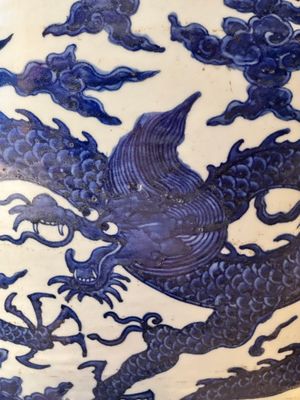 A massive Chinese blue and white 'dragon' fish bowl, Jiajing mark, 20th C. — photo 12