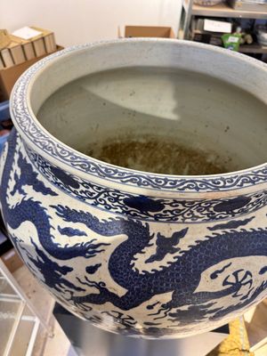 A massive Chinese blue and white 'dragon' fish bowl, Jiajing mark, 20th C. — photo 19
