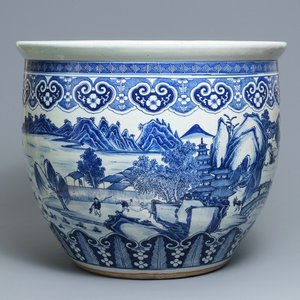 A massive Chinese blue and white fish bowl, 19th C. — photo 1