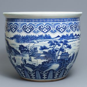 A massive Chinese blue and white fish bowl, 19th C. — photo 3