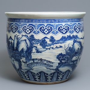 A massive Chinese blue and white fish bowl, 19th C. — photo 4