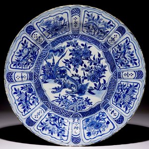 A massive Chinese blue and white kraak porcelain dish with a lion, Ming, Wanli — 照片 1