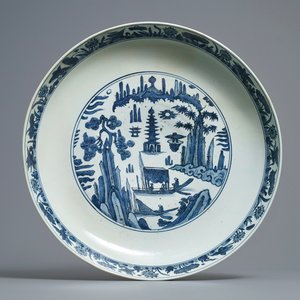 A massive Chinese blue and white landscape charger, Jiajing — 照片 1