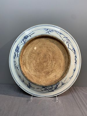 A massive Chinese blue and white 'landscape' dish, 19th C. — photo 9
