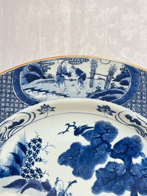 A massive Chinese blue and white 'Music-Making Scholars' dish, Yongzheng — photo 2