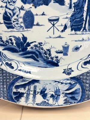 A massive Chinese blue and white 'Music-Making Scholars' dish, Yongzheng — photo 4