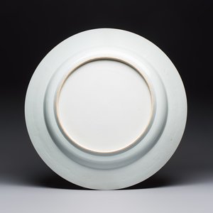 A massive Chinese blue and white 'Music-Making Scholars' dish, Yongzheng — photo 2