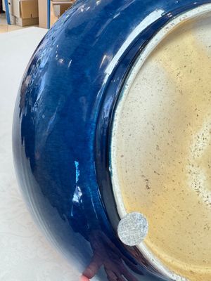 A massive Chinese blue-glazed deep dish, Transitional period/Kangxi — photo 11