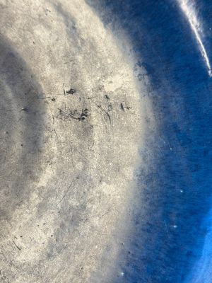 A massive Chinese blue-glazed deep dish, Transitional period/Kangxi — photo 2