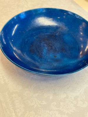 A massive Chinese blue-glazed deep dish, Transitional period/Kangxi — photo 4