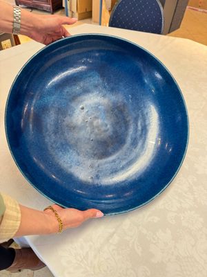 A massive Chinese blue-glazed deep dish, Transitional period/Kangxi — photo 6