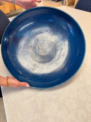 A massive Chinese blue-glazed deep dish, Transitional period/Kangxi — photo 7