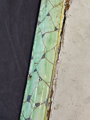 A massive Chinese Canton enamel rectangular tray with floral design, Yongzheng/Qianlong — foto 11