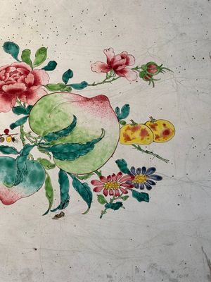 A massive Chinese Canton enamel rectangular tray with floral design, Yongzheng/Qianlong — foto 9