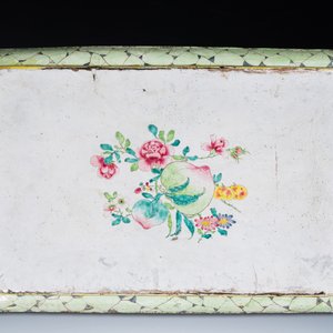 A massive Chinese Canton enamel rectangular tray with floral design, Yongzheng/Qianlong — foto 2