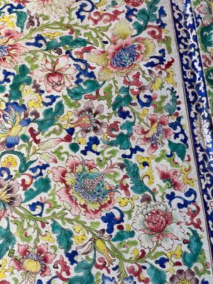 A massive Chinese Canton enamel rectangular tray with floral design, Yongzheng/Qianlong — foto 5