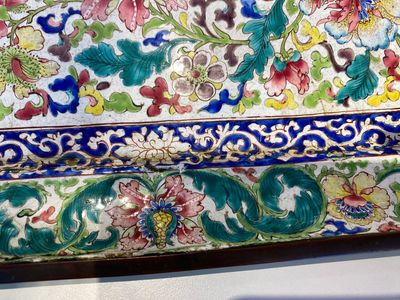 A massive Chinese Canton enamel rectangular tray, Yongzheng/Qianlong — photo 10