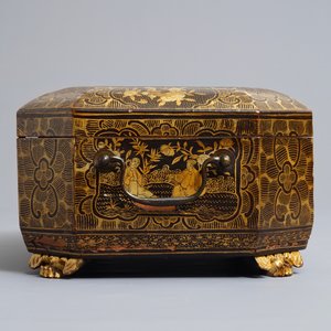 A massive Chinese Canton export lacquer tray and a sewing box, 18/19th C. — 照片 5