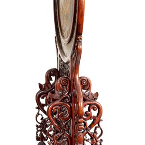 A massive Chinese carved wooden screen with a round famille verte plaque and polychrome lacquer, 19th C. — 照片 6