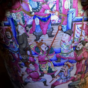 A massive Chinese famille rose court scene vase, 19th C. — photo 19