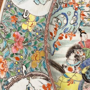 A massive Chinese famille rose 'General Yang and Mu Guiying' charger, Yongzheng — photo 11